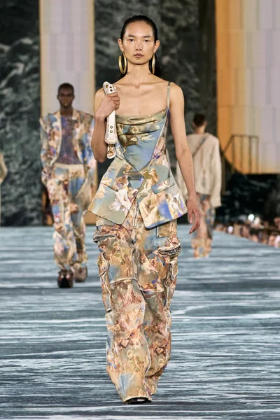 Look 37